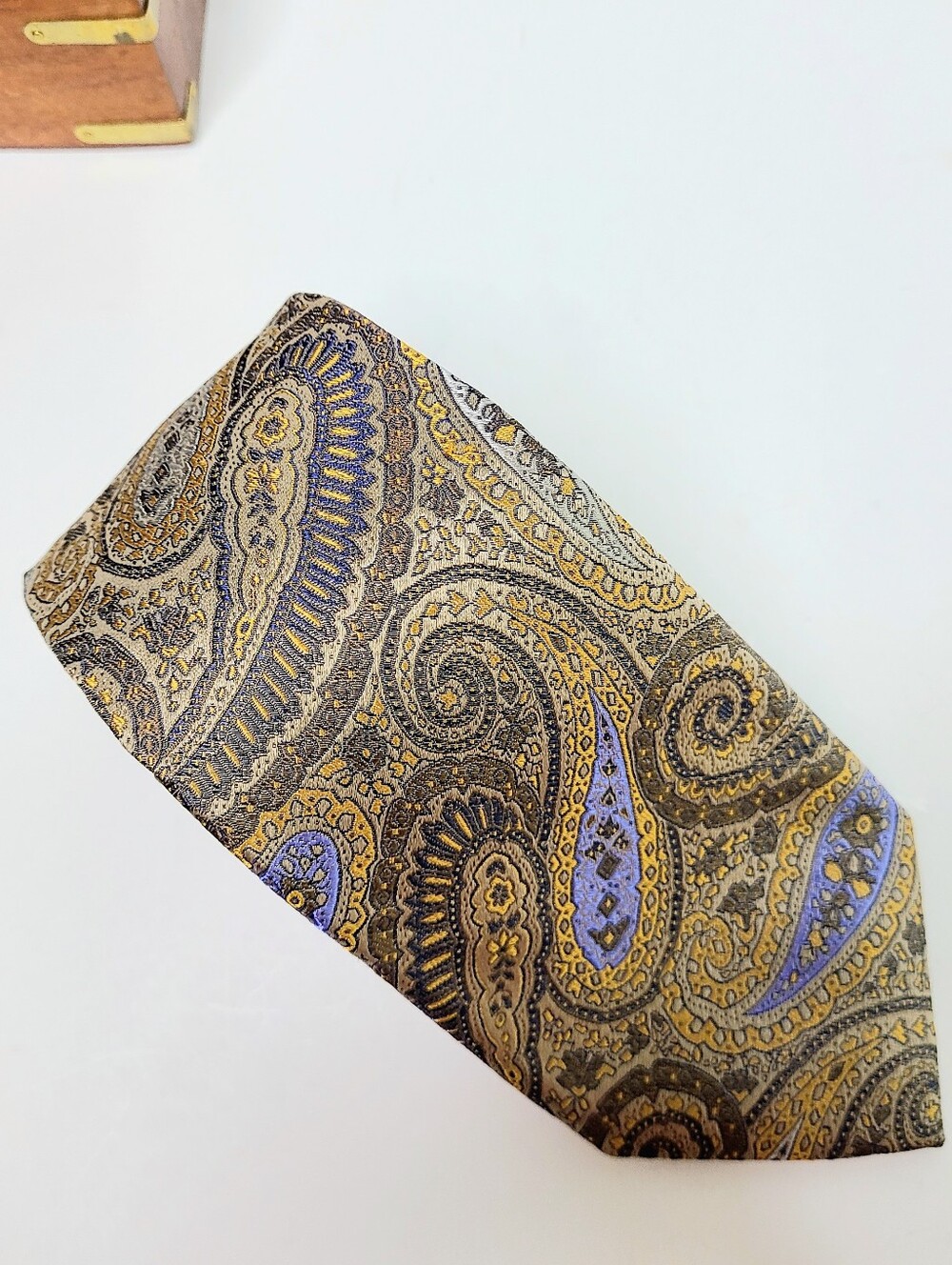 XMI Platinum Paisley Handmade Woven Linen Silk Tie